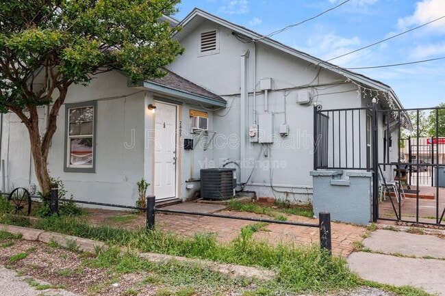 Building Photo - 2805 Bellmead Dr