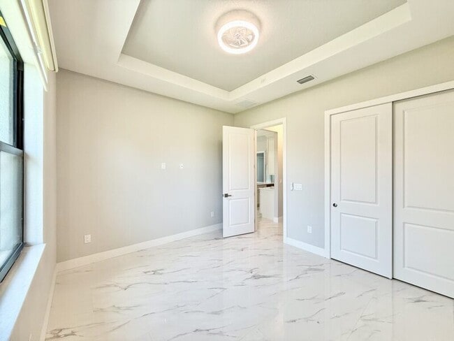 Building Photo - 20 Coxswain Dr