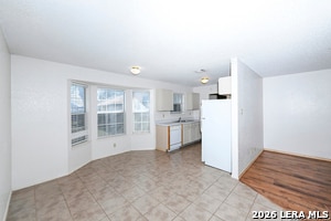 Building Photo - 206 McCoy