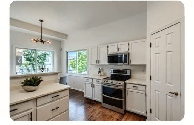 Building Photo - 9604 W Long Dr
