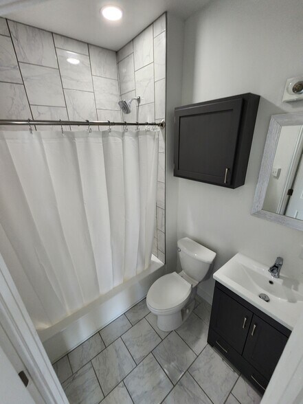 Building Photo - 1513 S 63rd St