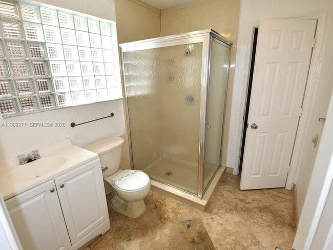 Building Photo - 800 SW 87th Terrace