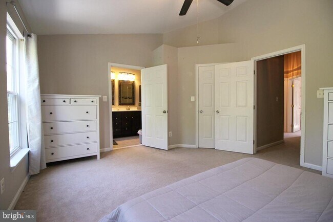 Building Photo - 2562 Sylvan Moor Ln