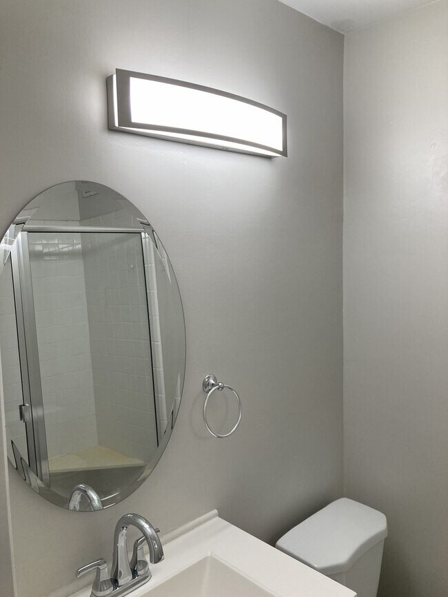 Building Photo - HISTORIC WAVERLY One Bedroom One Bath Condo