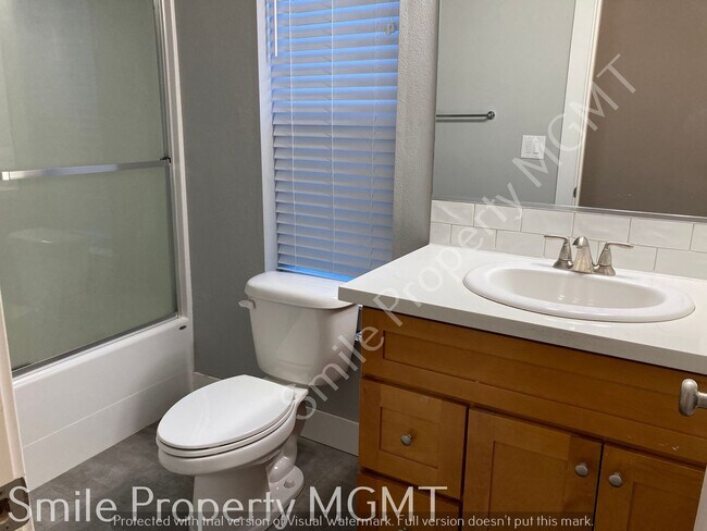 Building Photo - A nice house with 5 beds rooms and 3 baths.