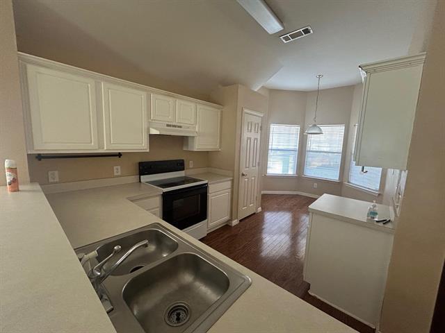 Building Photo - 10334 Waterbury Dr