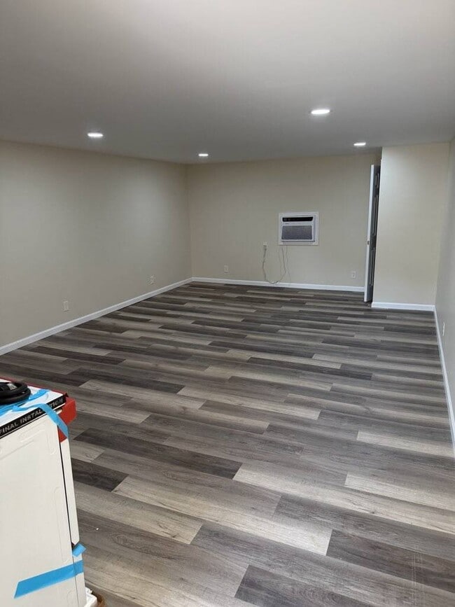 Building Photo - 808 Annie Pearle Ln