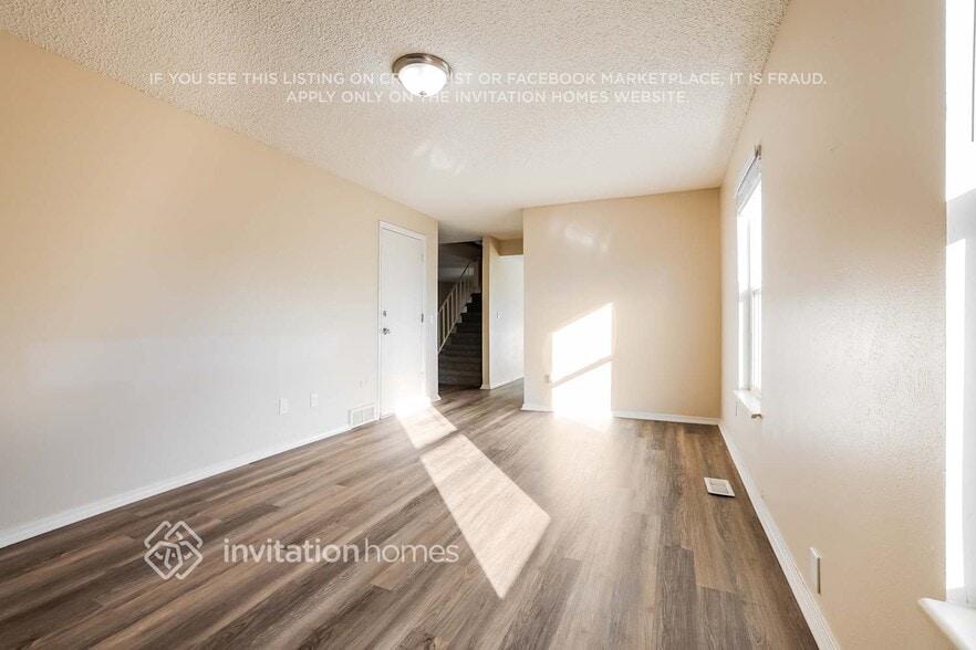 Building Photo - 2690 Ridge Dr