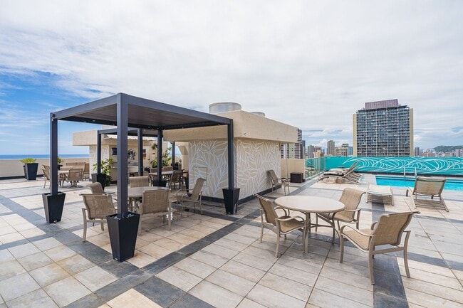 Building Photo - Waikiki Fully furnished studio/1 ba / 1 prk Washer/Dryer in unit
