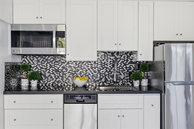 Building Photo - 401 Ocean Dr