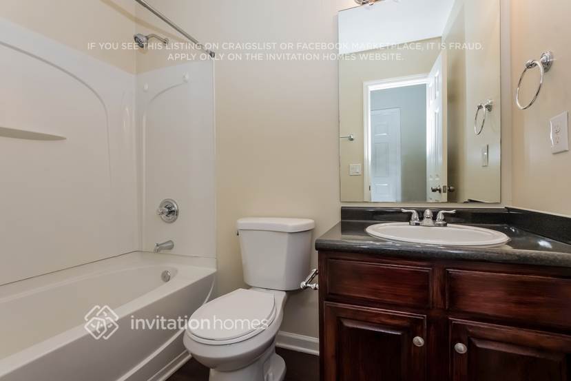 Building Photo - 10544 Barvas St