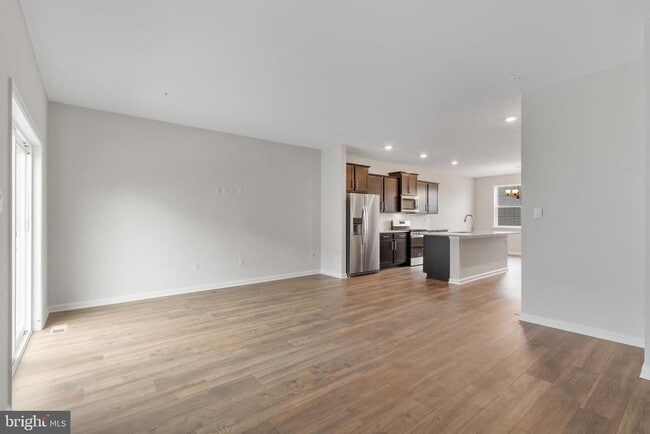 Building Photo - 5225 Manor Park Dr