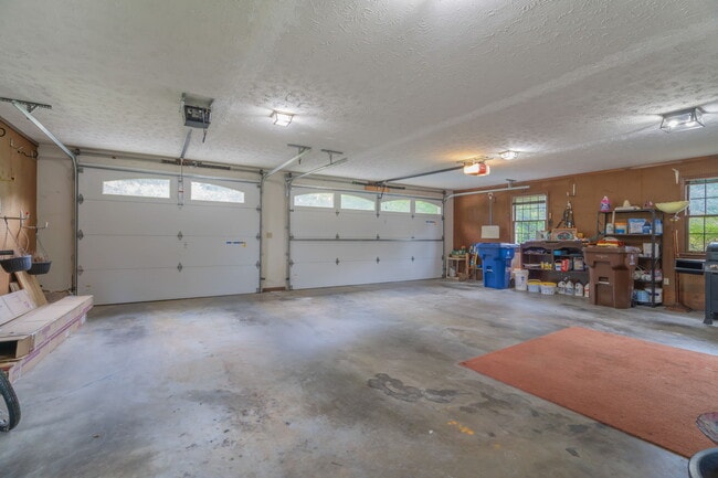 Building Photo - 2016 Rivergate Dr