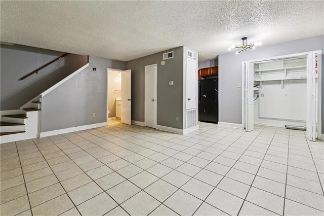 Building Photo - 241 Helen St