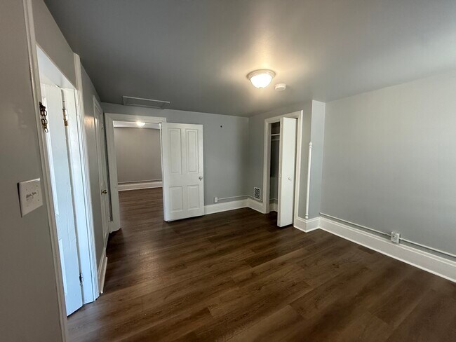 Building Photo - 266 Forster St