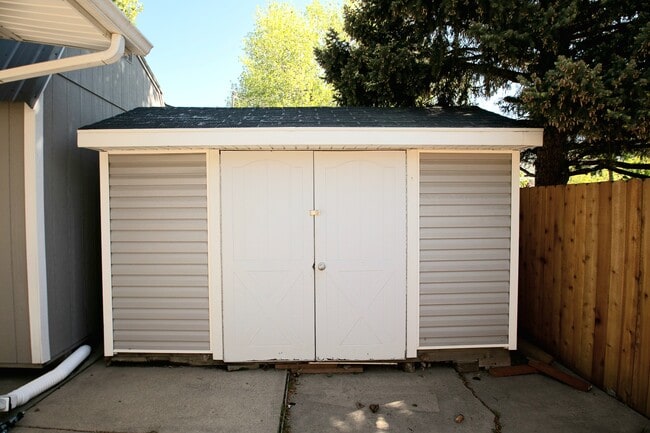 Building Photo - 1428 N Porter Ave