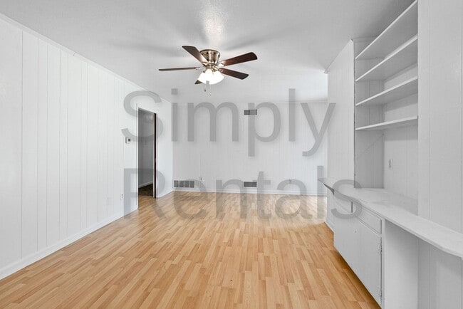 Building Photo - 3500 Nashville Ave