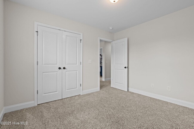Building Photo - 120 Pinelands Vista