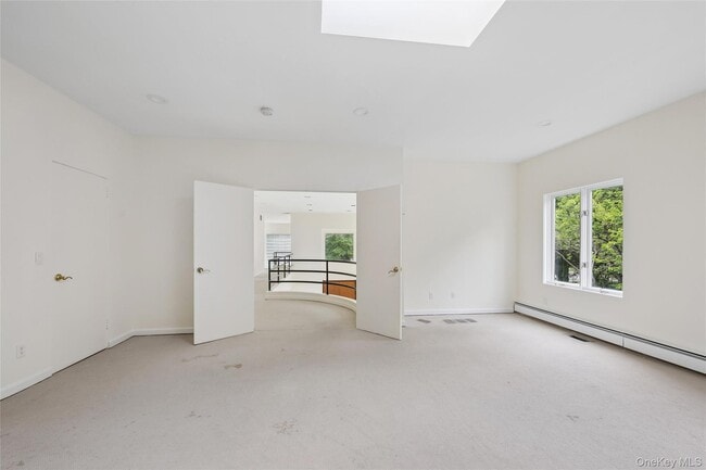 Building Photo - 67 Parkway Dr