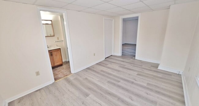 Building Photo - 46-50 W Middle