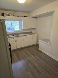 Building Photo - 5613 Campbell St