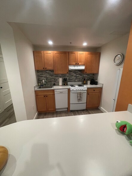 Building Photo - 468 Beacon St