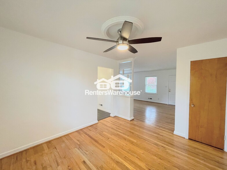 Building Photo - 4837 Milan Dr