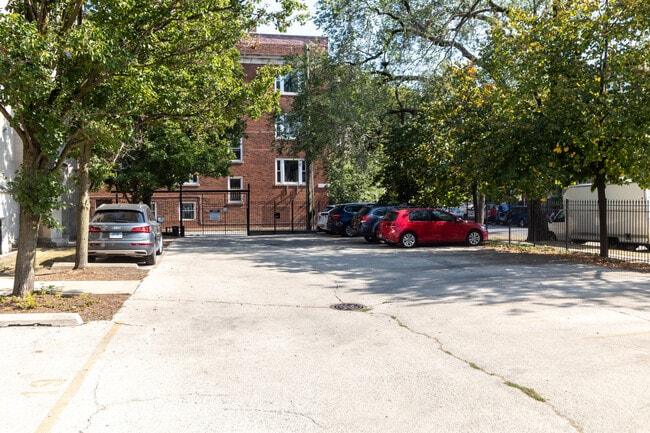 Building Photo - 4545 S Drexel Blvd