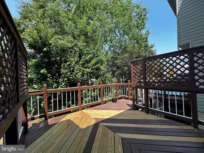 Building Photo - 9799 Mock Orange Ct