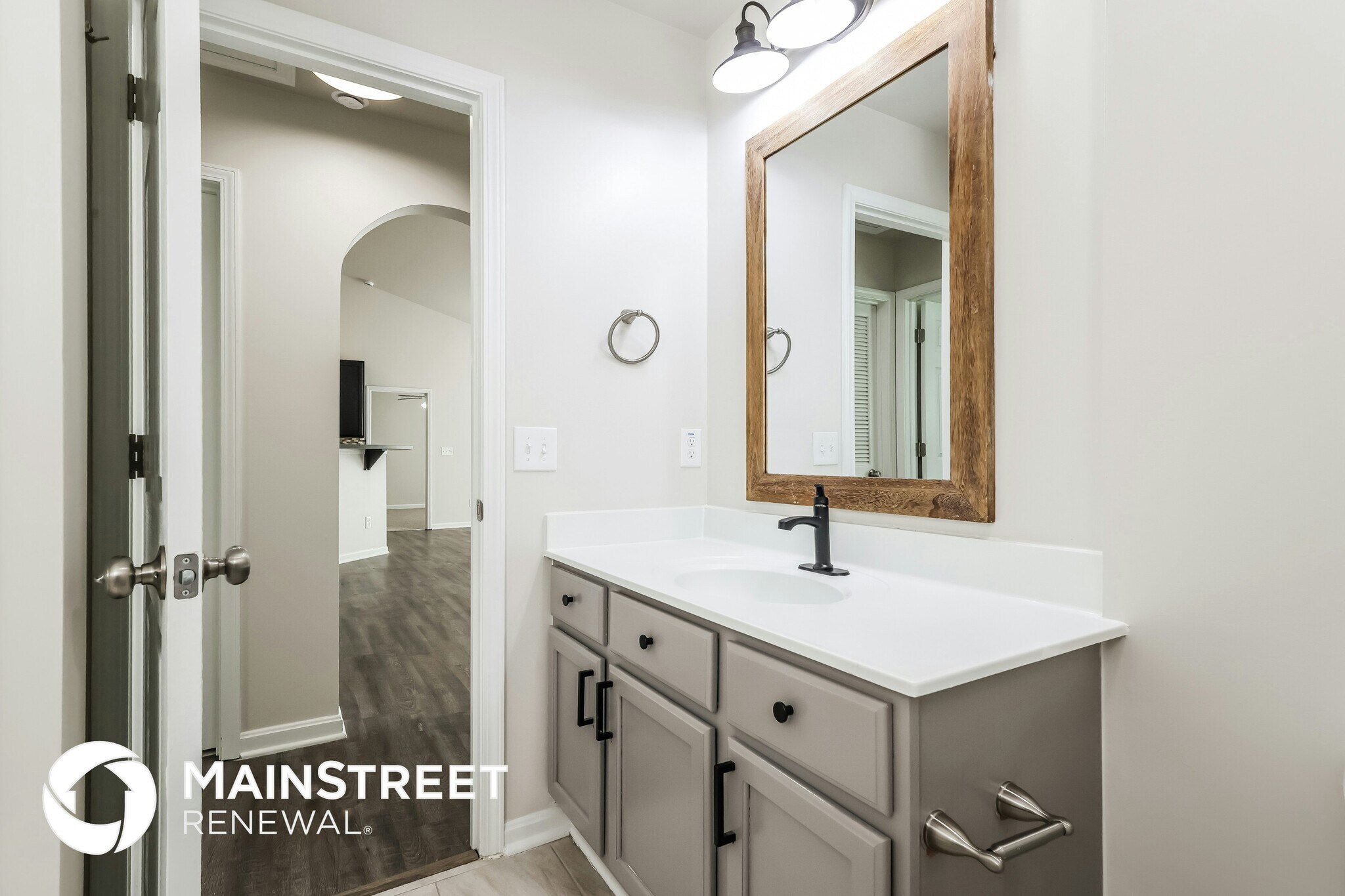 Building Photo - 7003 Hollow Oaks Dr