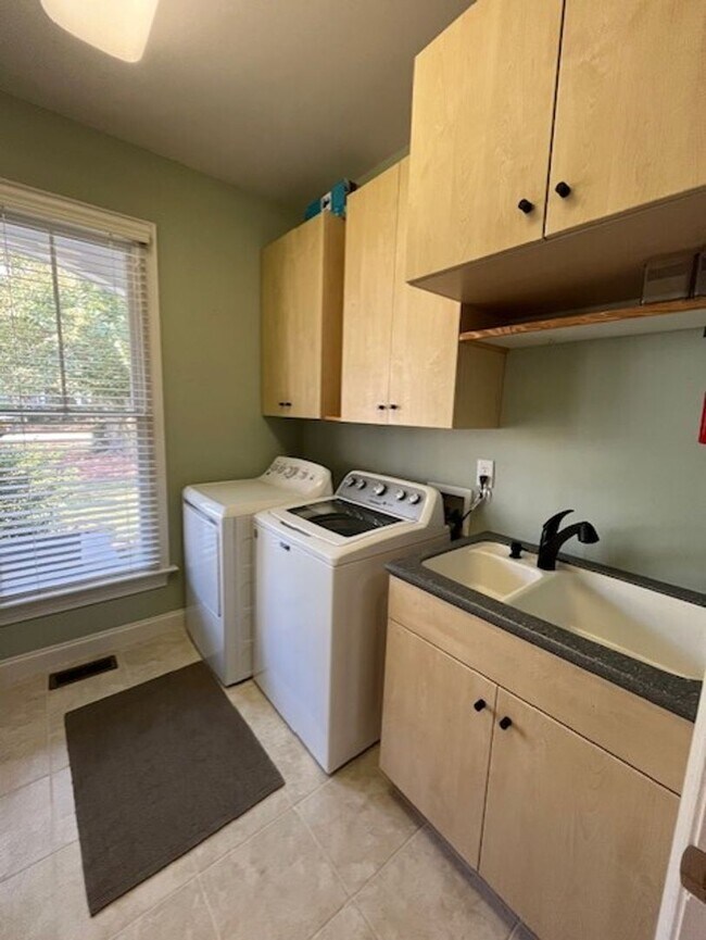 Building Photo - Welcome to Elegant Living in the Charming ...