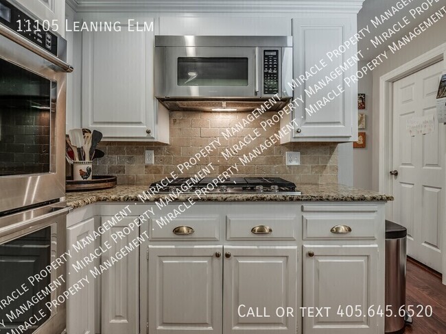Building Photo - 11105 Leaning Elm Rd