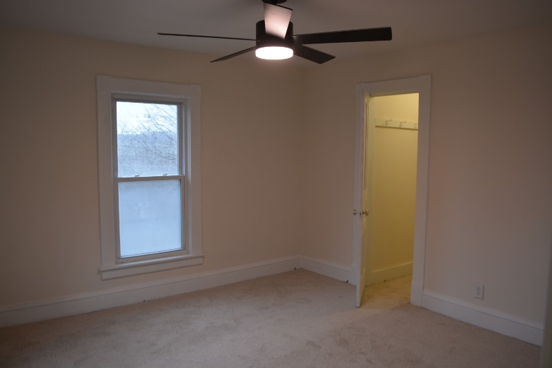 Building Photo - 330 E Main St