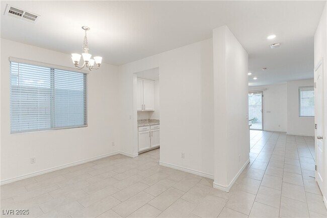 Building Photo - 12333 Silvana St