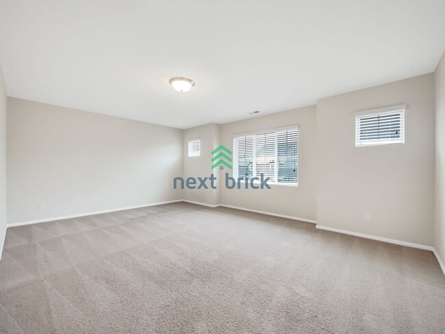 Building Photo - 5 Bed 3 Bath Single-Family Home Available ...