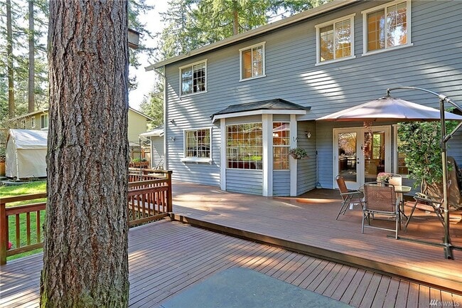Building Photo - Bellevue 4 bd 2.5 bath house close to Micr...