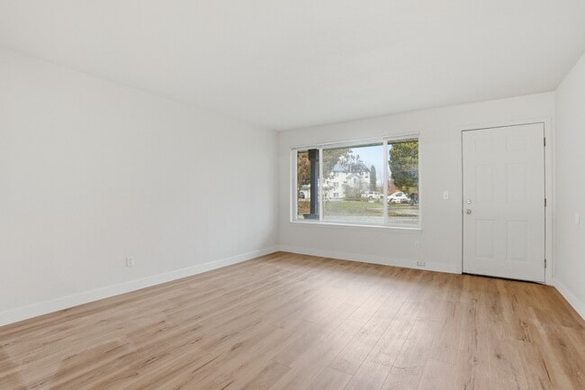 Building Photo - 3446 W Lilac Ct