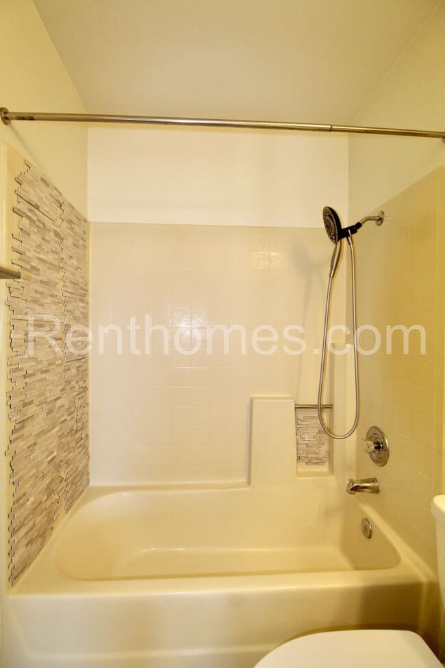 Building Photo - 9362 Twin Trails Dr