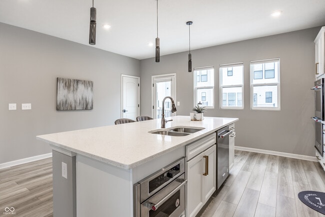 Building Photo - 9744 Junction Sta