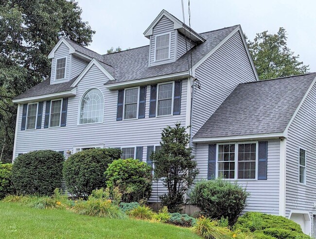 Building Photo - 17 Cottonwood Rd