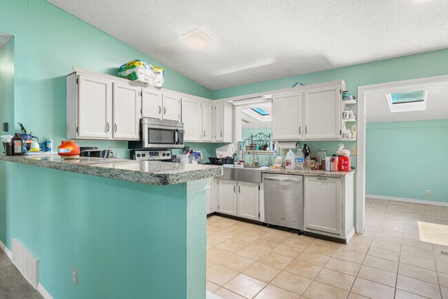 Building Photo - 2380 Middleton Ct