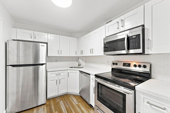 Building Photo - 3101 Oakland Shores Dr