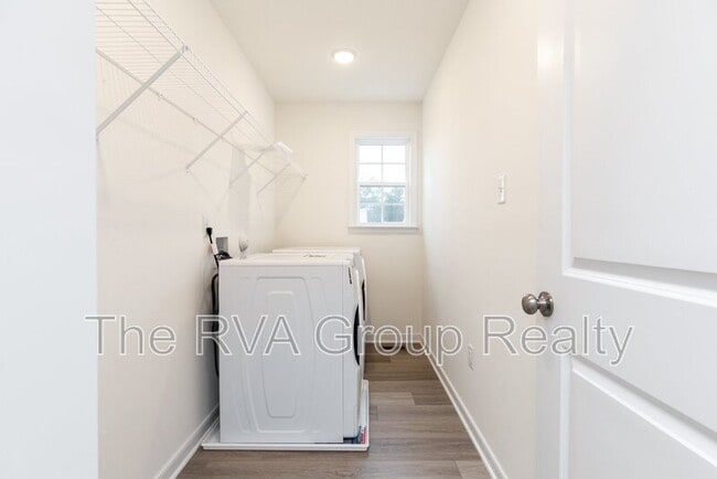 Building Photo - 5620 Moss Side Ave