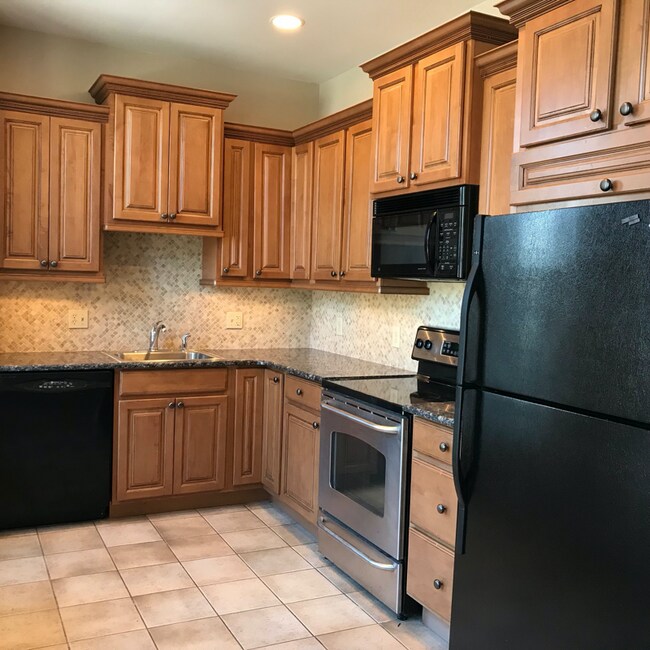 Building Photo - 156 Circular St