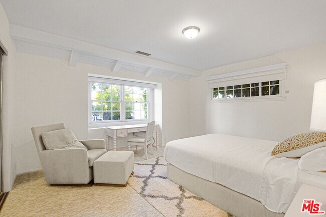 Building Photo - 3690 Crownridge Dr