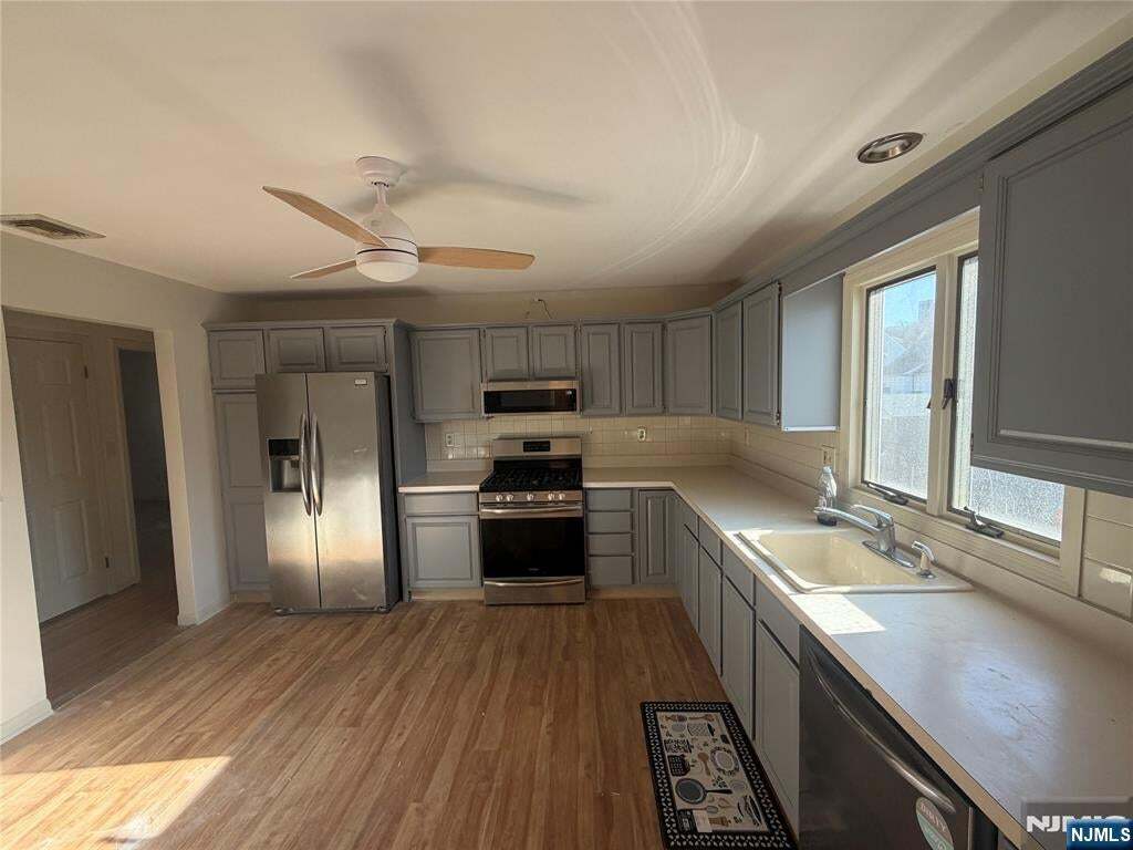 Building Photo - 25 Elm Ave