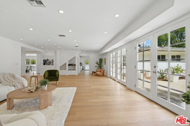 Building Photo - 5220 Melvin Ave