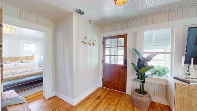 Building Photo - Presenting a meticulously renovated and fu...