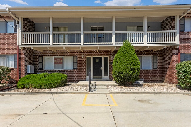 Building Photo - 8702 Wornall Rd
