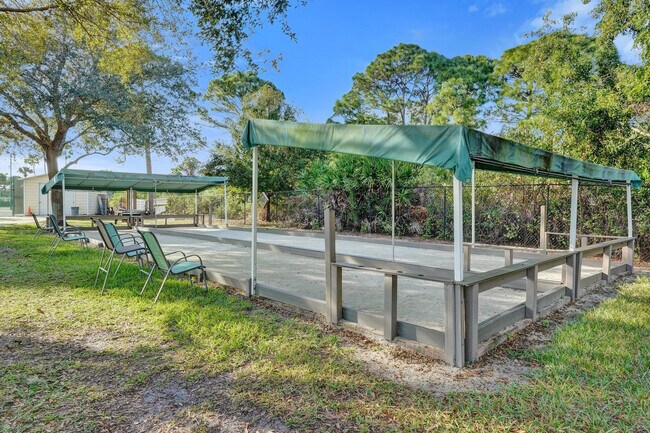 Building Photo - 118 NW Pleasant Grove Way